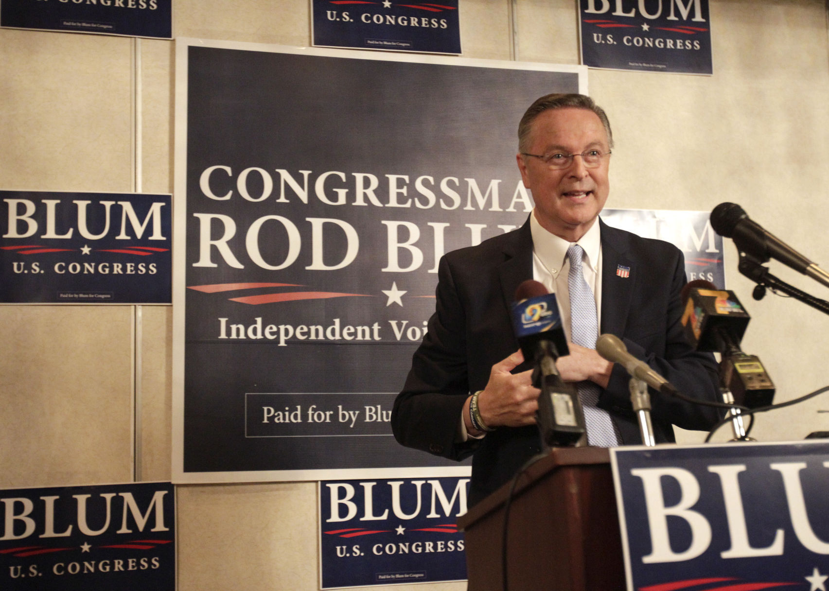 110816tsr-blum-reelect-04